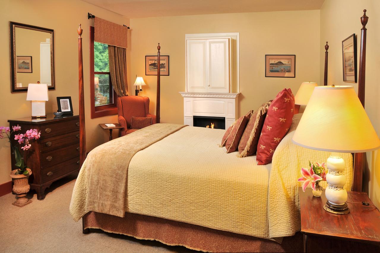 1795 Acorn Inn Bed And Breakfast Canandaigua Eksteriør billede